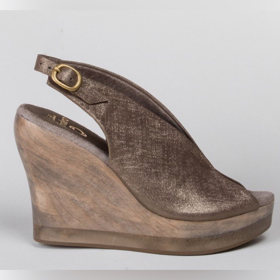 Calleen Cordero Felipa Wedge Sandals Metallic Leather + Wood Heel 8.5 Taupe Gray
